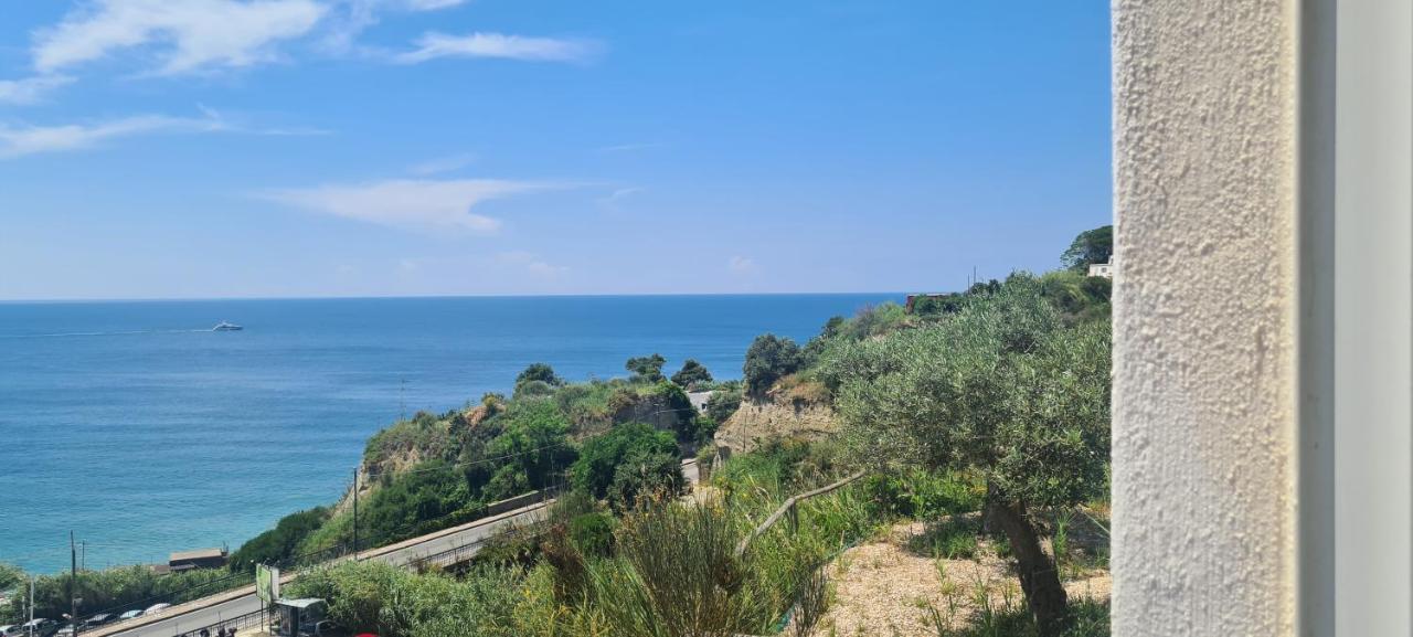 Casa Colomba Sant'Angelo Apartment Sant'Angelo  ภายนอก รูปภาพ